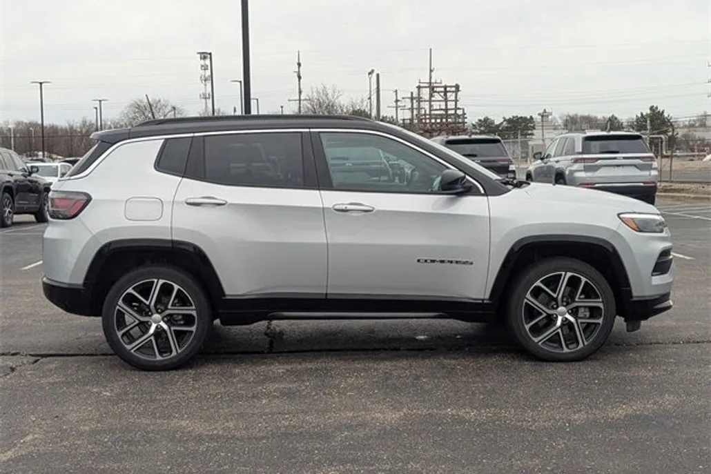 2024 Jeep Compass Limited photo 1