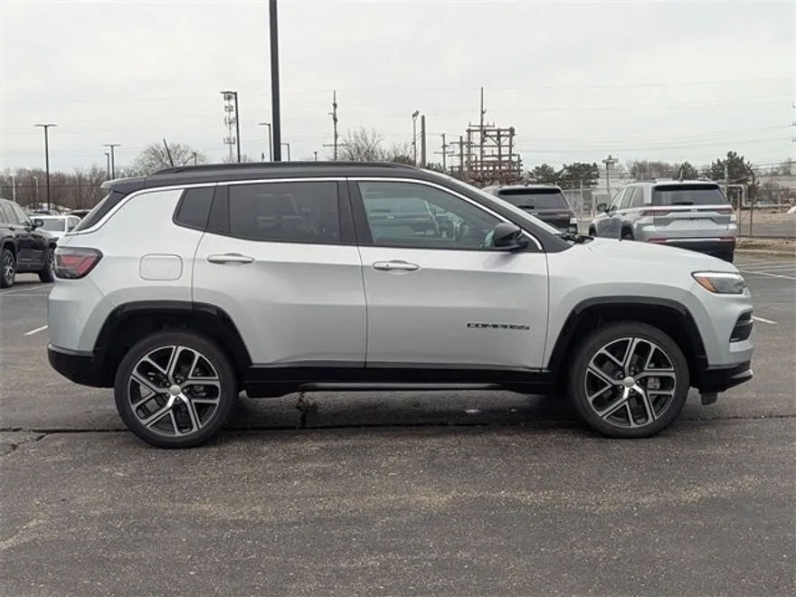 2024 Jeep Compass Limited photo 1