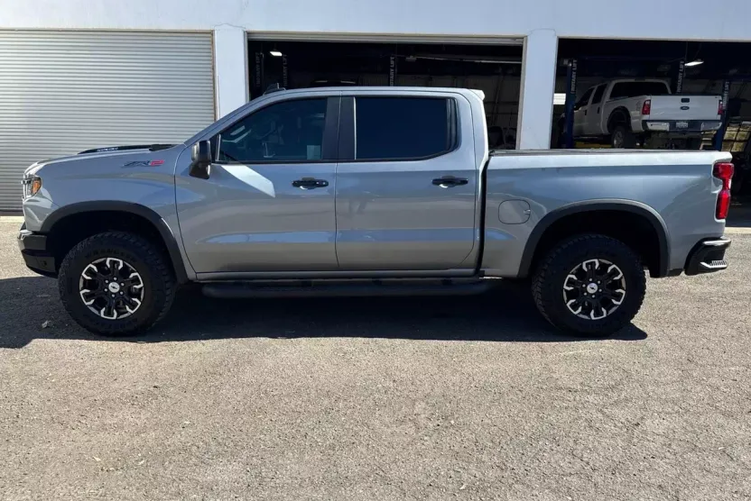 2024 Chevrolet Silverado 1500 ZR2 photo 1