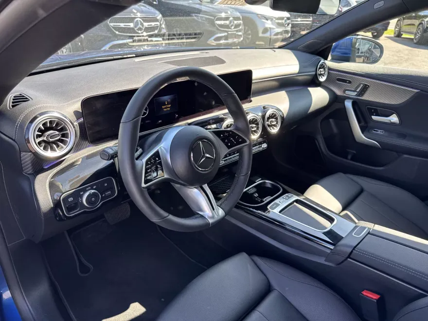 2025 Mercedes Benz CLA 250 4MATIC photo 1