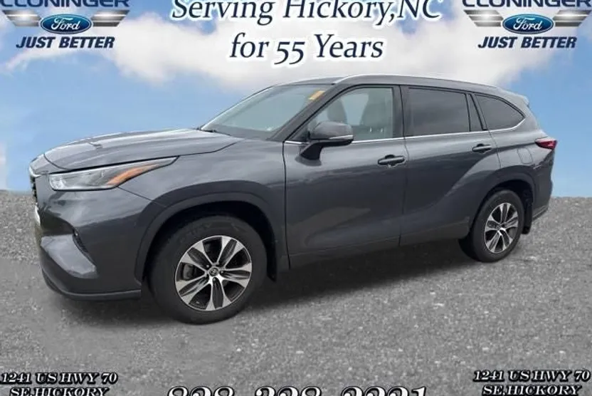 2021 Toyota Highlander XLE photo 1