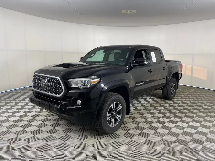 2019 Toyota Tacoma Double Cab photo 1