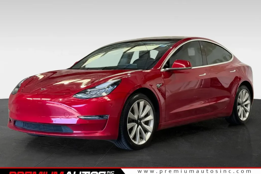 2020 Tesla Model 3 Plus photo 1