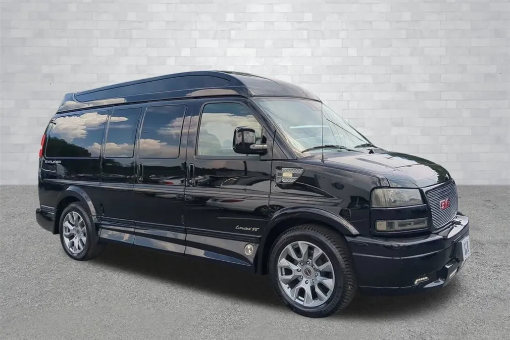 2024 Gmc Savana 2500 Cargo photo 1