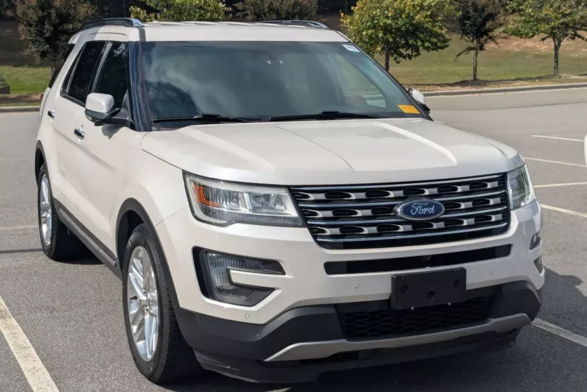 2016 Ford Explorer Limited photo 1