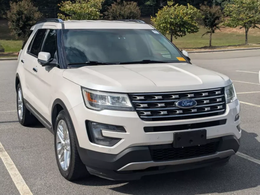 2016 Ford Explorer Limited photo 1