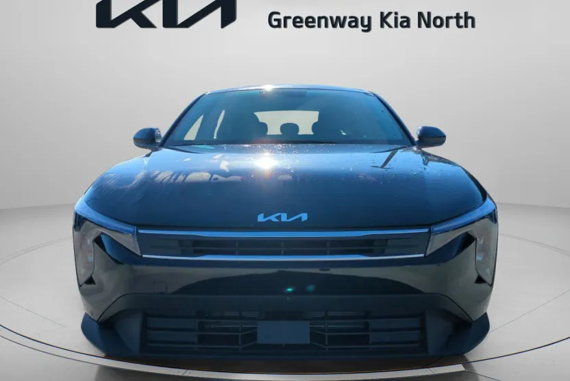 2025 Kia K4 LXS photo 1