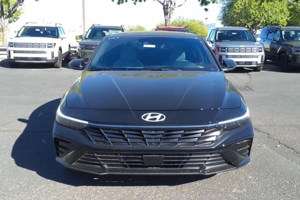 2025 Hyundai Elantra Hybrid Limited photo 1