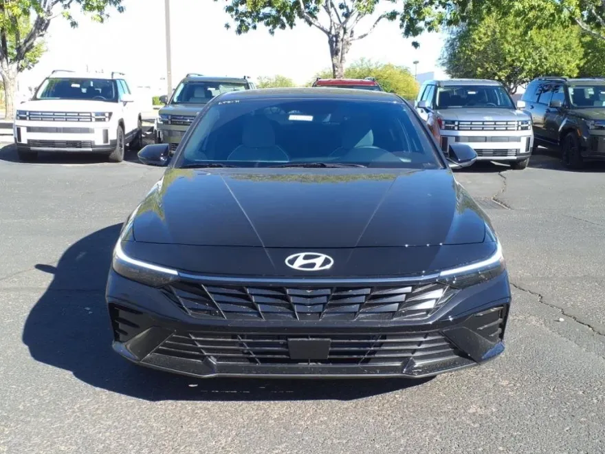 2025 Hyundai Elantra Hybrid Limited photo 1