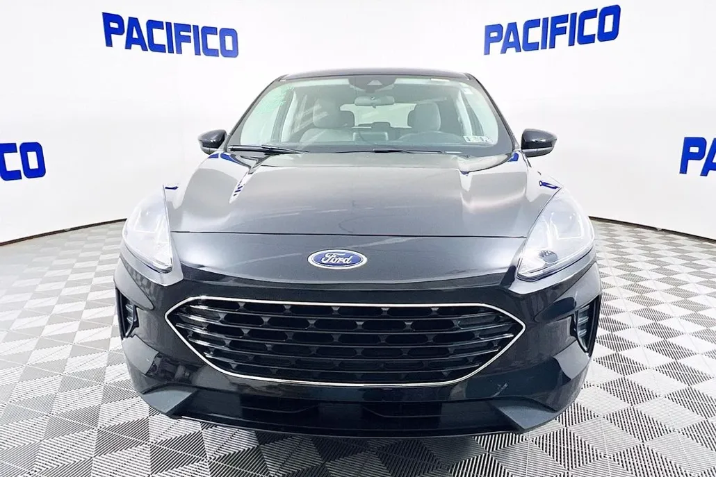 2022 Ford Escape SE photo 1
