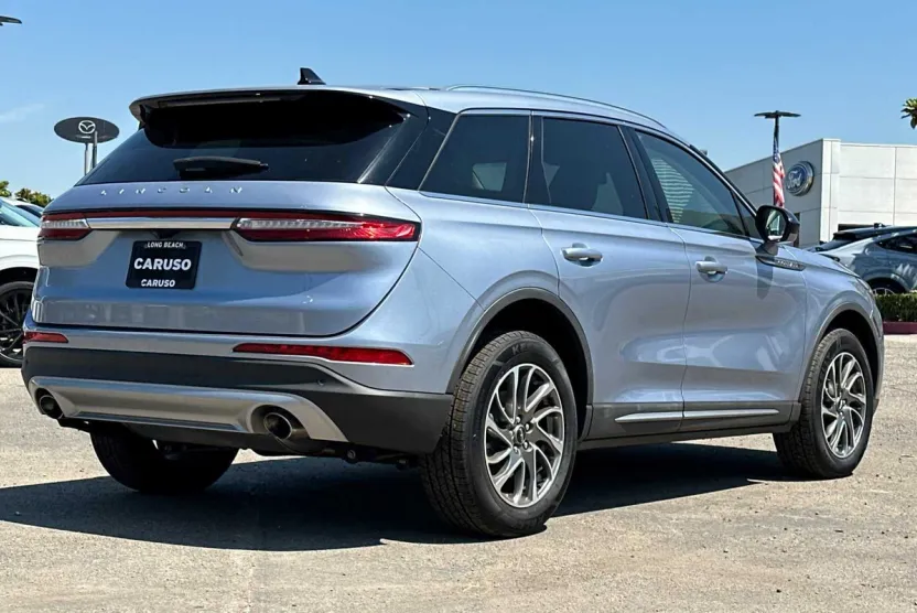 2022 Lincoln Corsair Standard photo 1