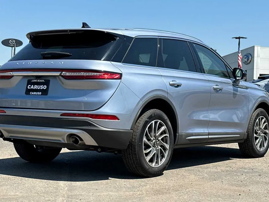 2022 Lincoln Corsair Standard photo 1