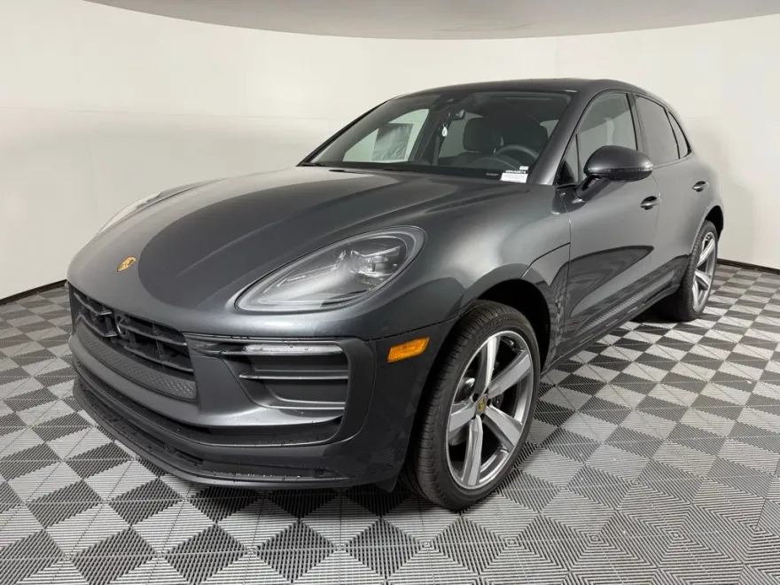 2025 Porsche Macan T photo 1