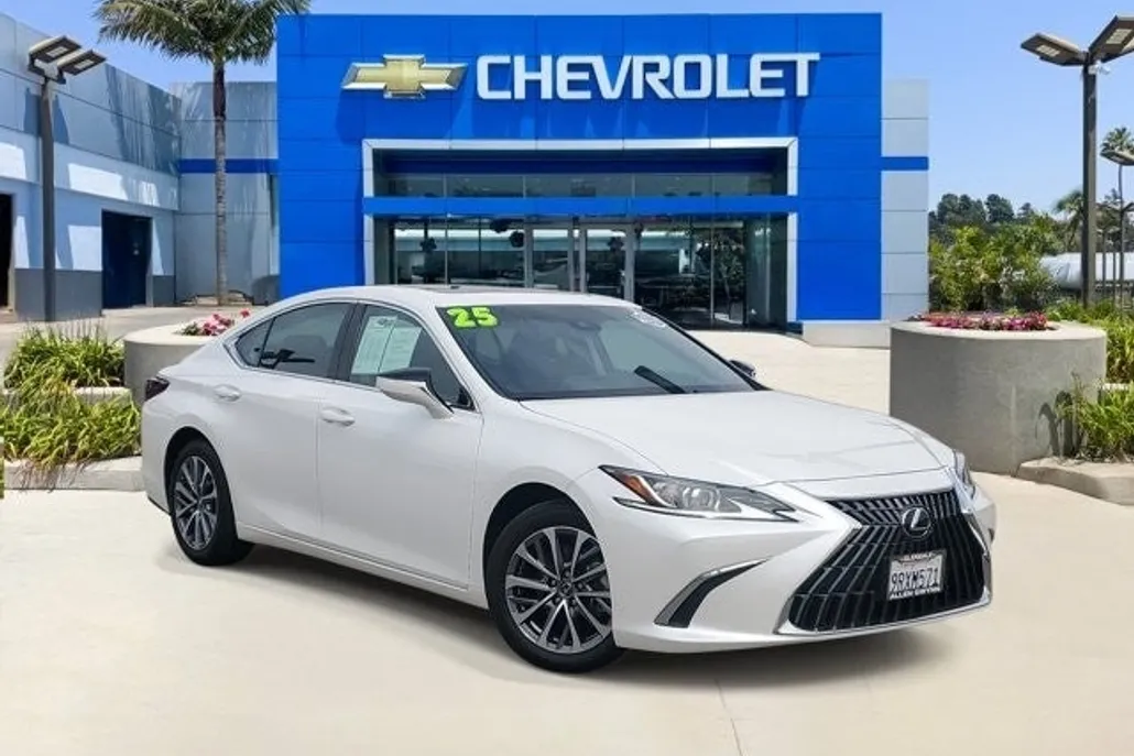 2025 Lexus ES 350 photo 1