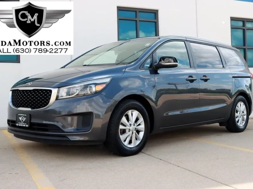 2016 Kia Sedona LX photo 1
