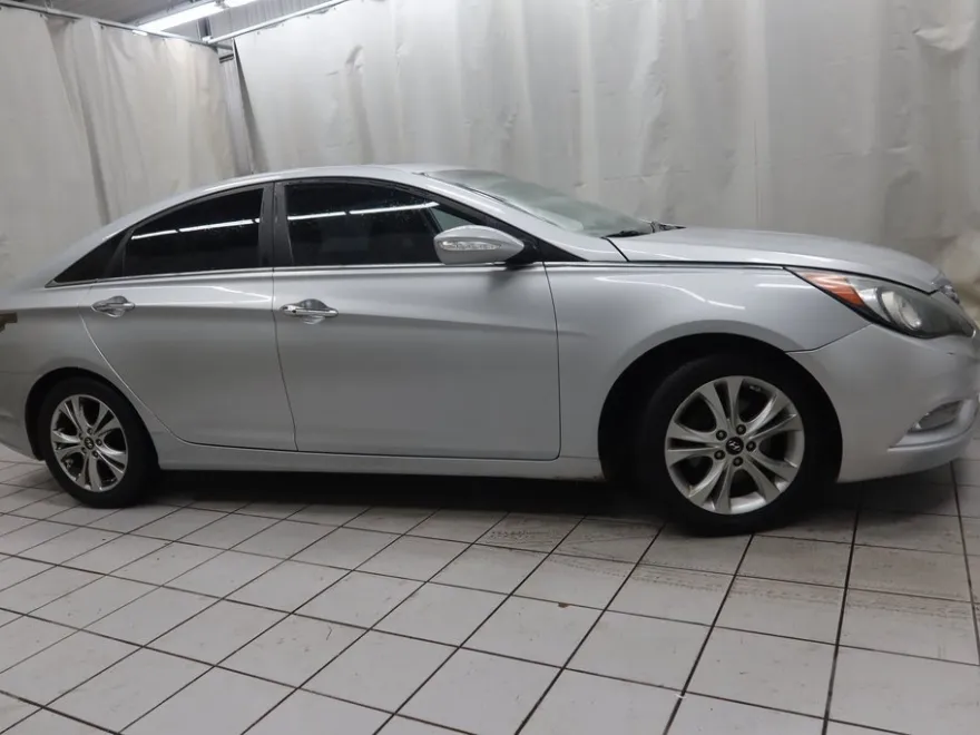 2011 Hyundai Sonata photo 1