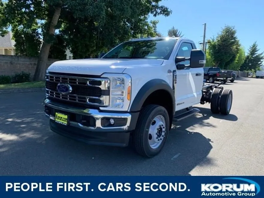 2024 Ford F-550 photo 1