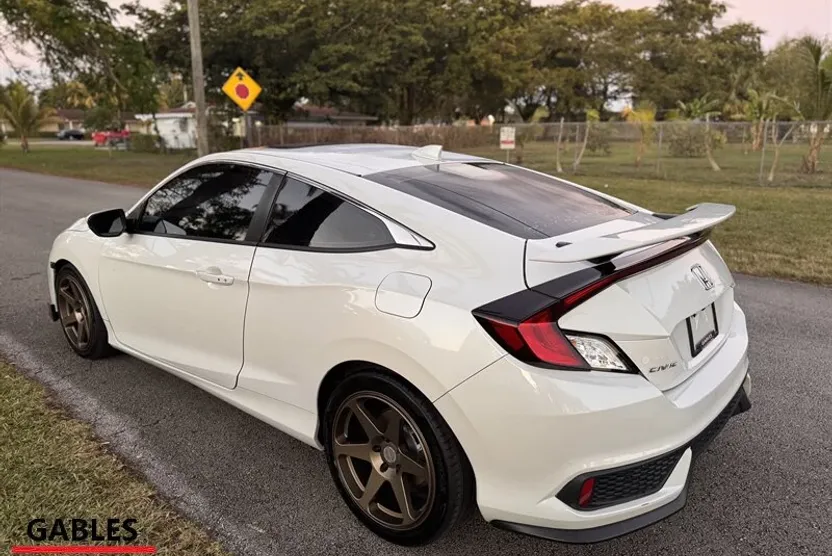 2020 Honda Civic Si photo 1