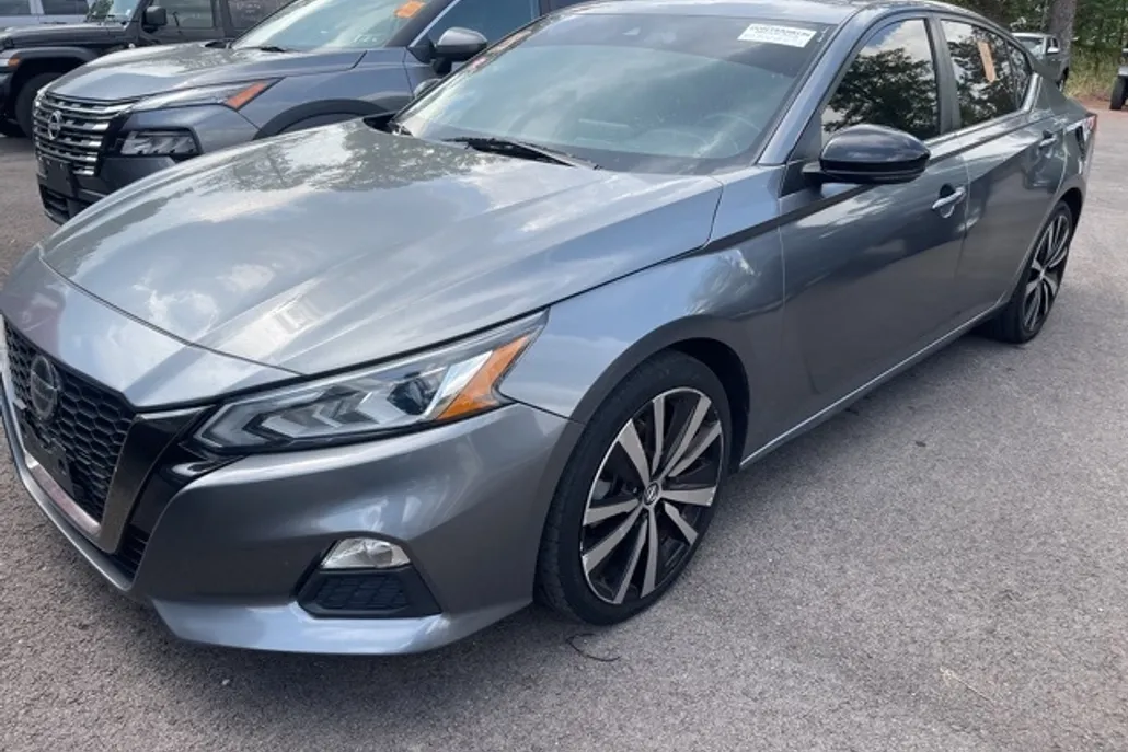 2021 Nissan Altima 2.5 SR photo 1