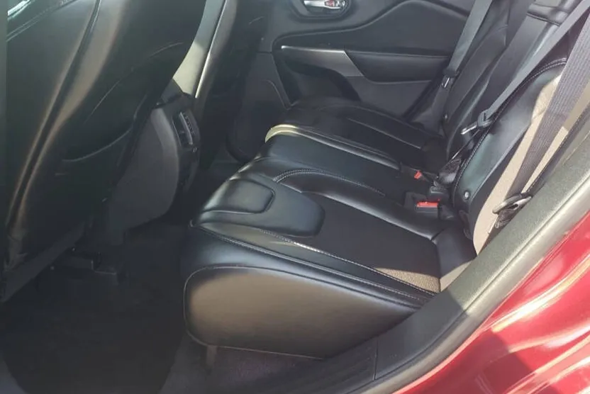 2019 Jeep Cherokee Latitude photo 1