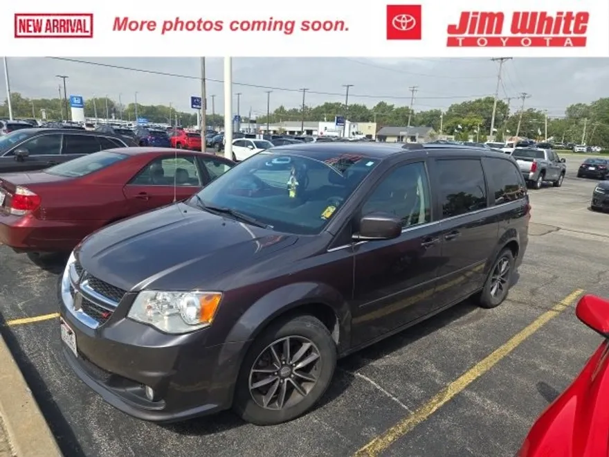 2017 Dodge Grand Caravan SXT photo 1