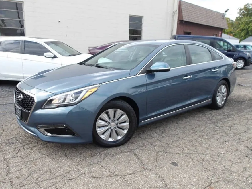 2016 Hyundai Sonata Hybrid SE photo 1