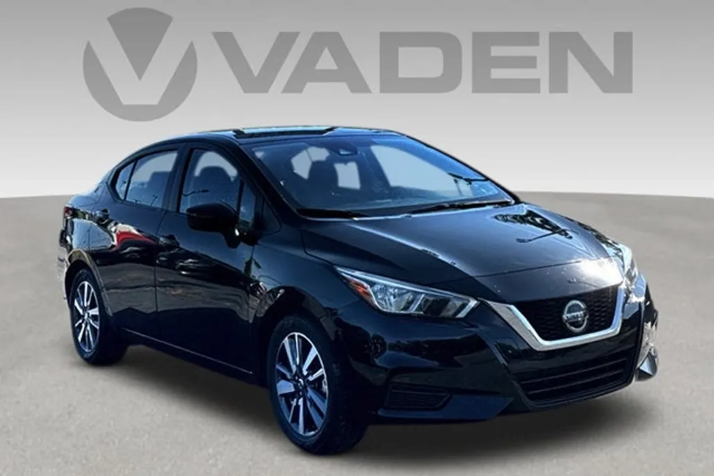 2021 Nissan Versa SV photo 1