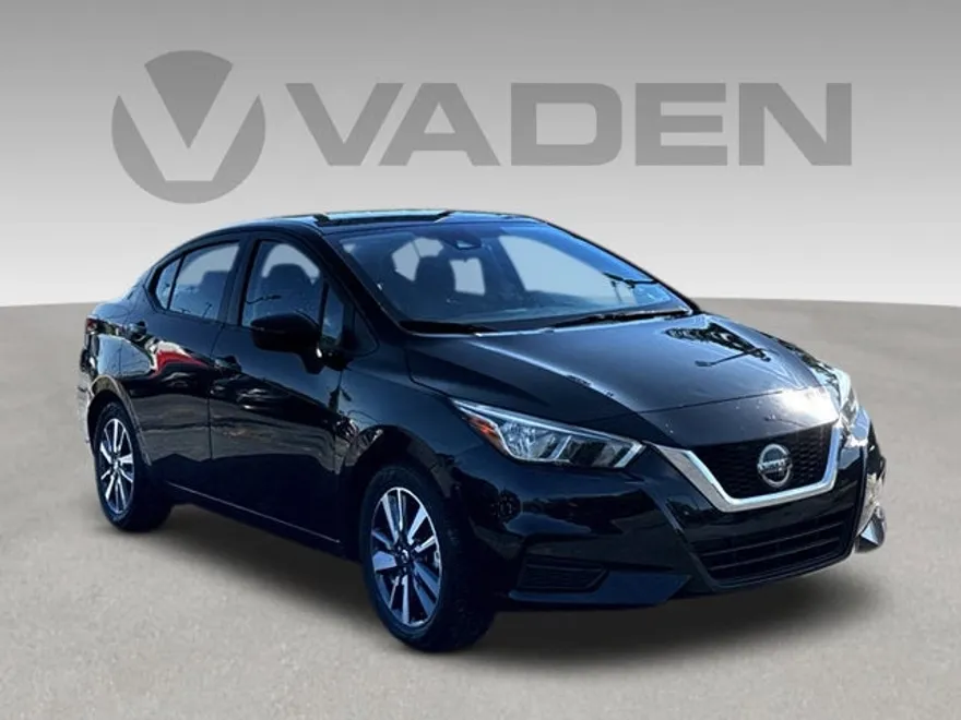 2021 Nissan Versa SV photo 1