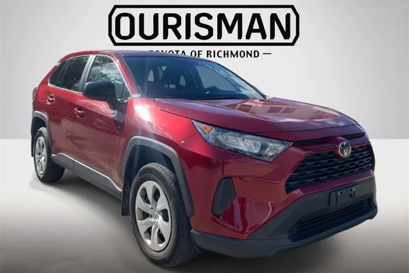 2022 Toyota RAV4 LE photo 1