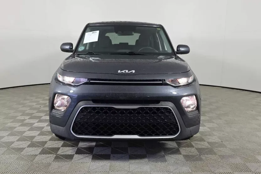2022 Kia Soul LX photo 1