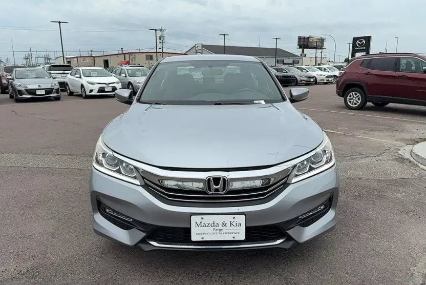 2017 Honda Accord Sport SE photo 1