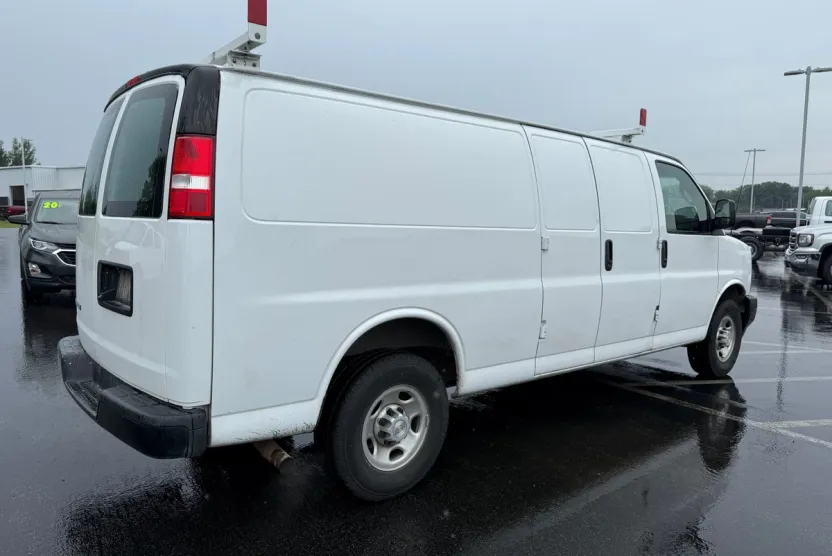 2022 Chevrolet Express 2500 Work Cargo Van photo 1