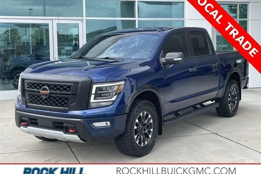 2020 Nissan Titan Crew Cab photo 1