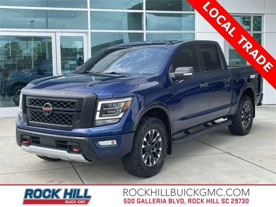 2020 Nissan Titan Crew Cab photo 1