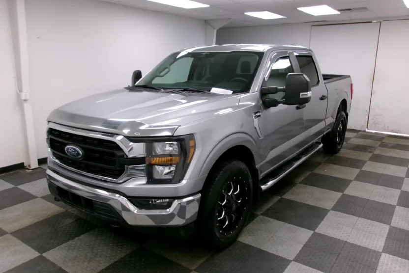 2023 Ford F-150 XLT photo 1