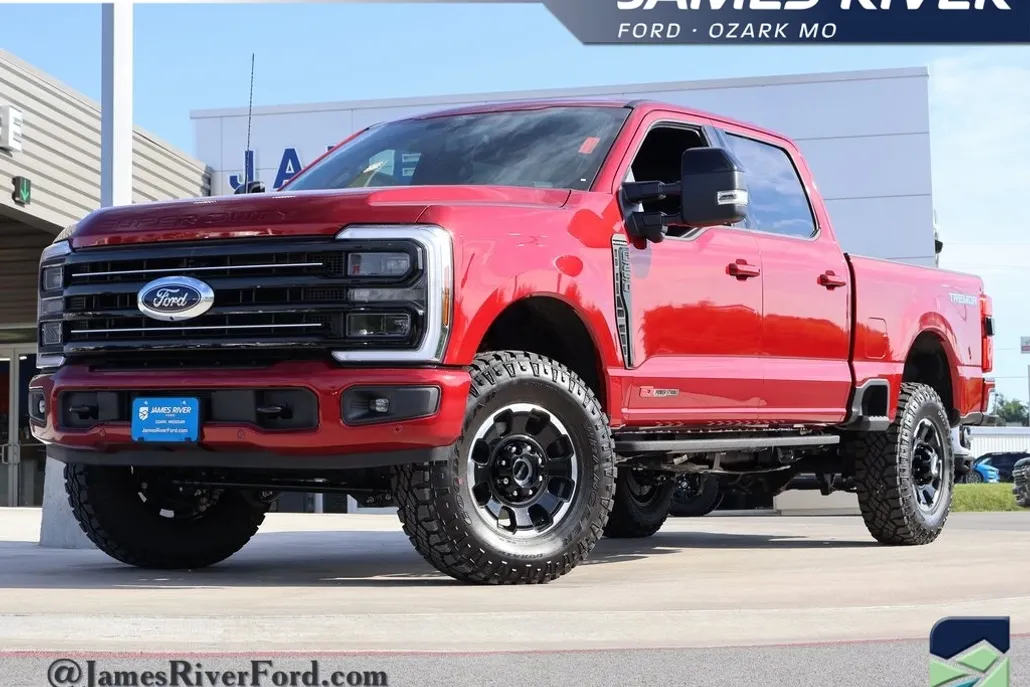 2025 Ford F-250 Platinum photo 1