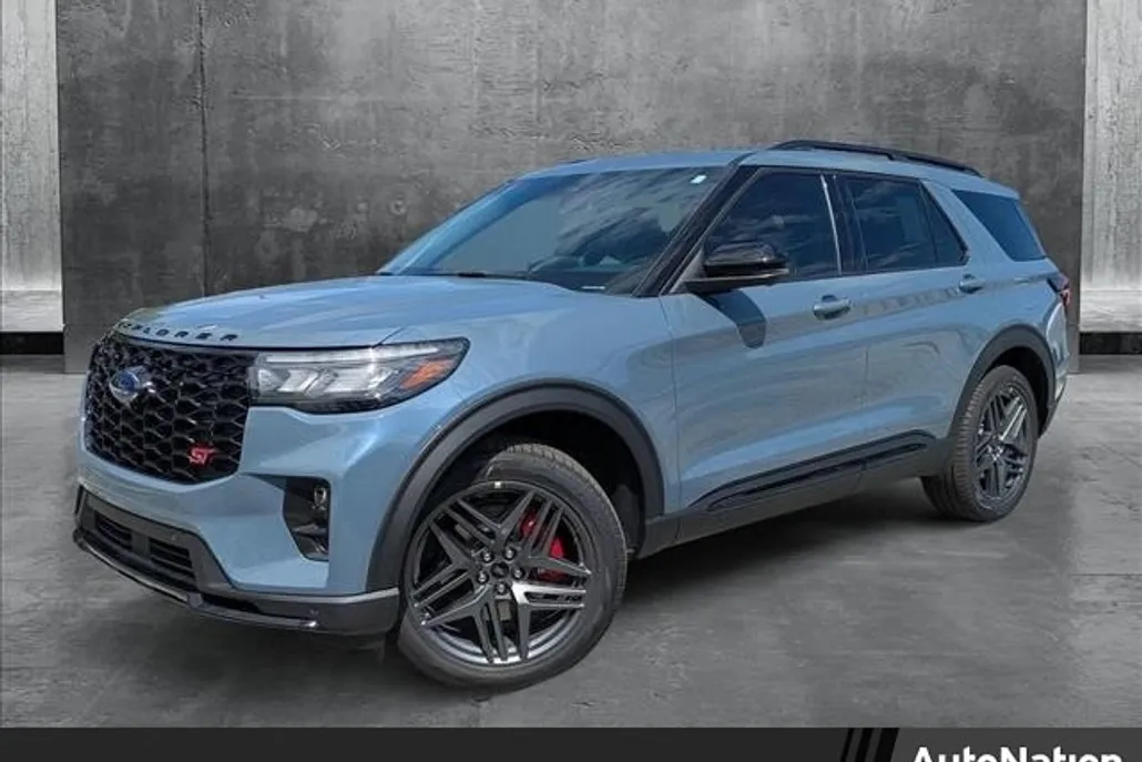 2025 Ford Explorer ST photo 1