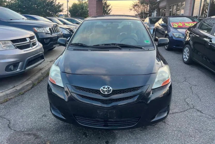 2007 Toyota Yaris S photo 1