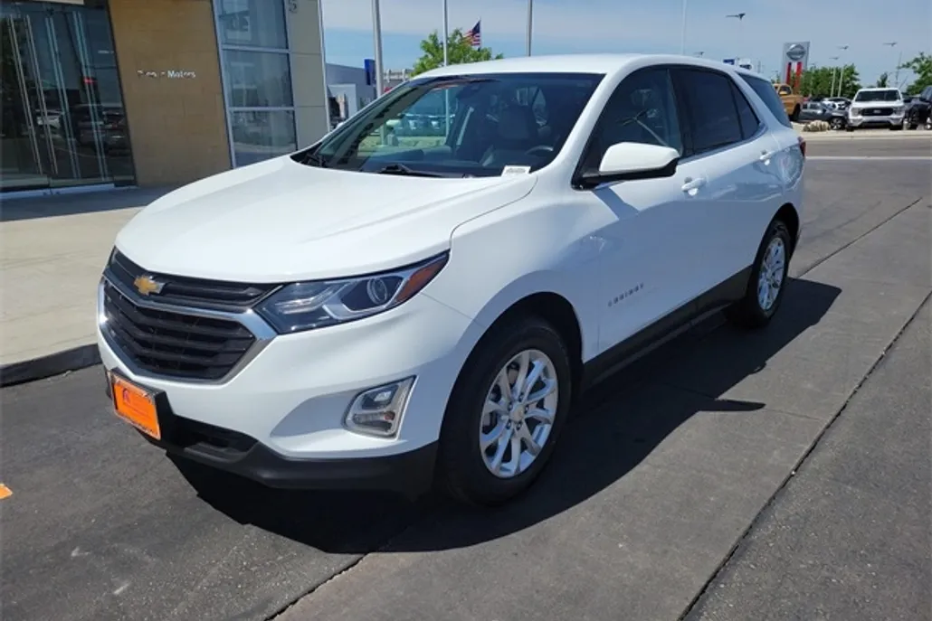 2020 Chevrolet Equinox LT photo 1