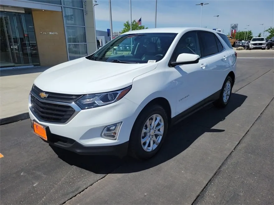 2020 Chevrolet Equinox LT photo 1