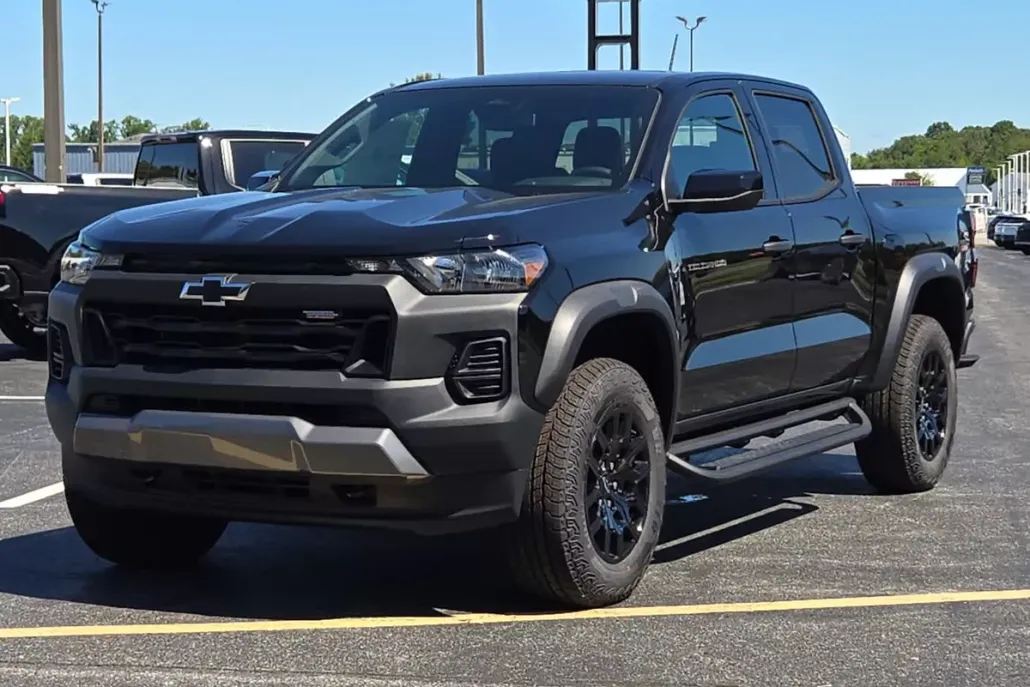 2026 Chevrolet Colorado Trail Boss photo 1