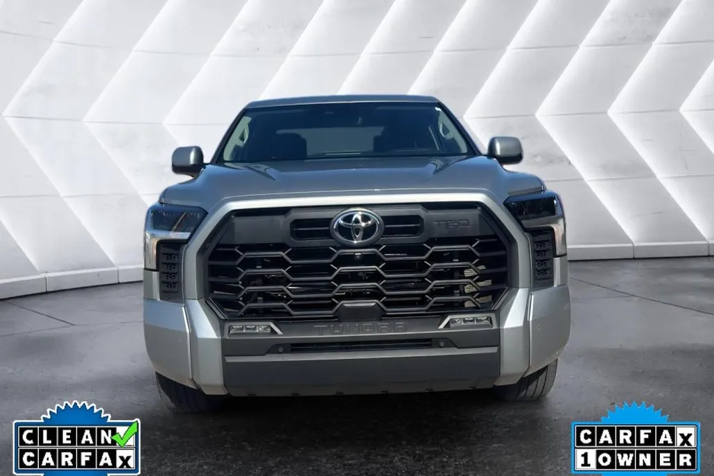 2024 Toyota Tundra SR5 photo 1