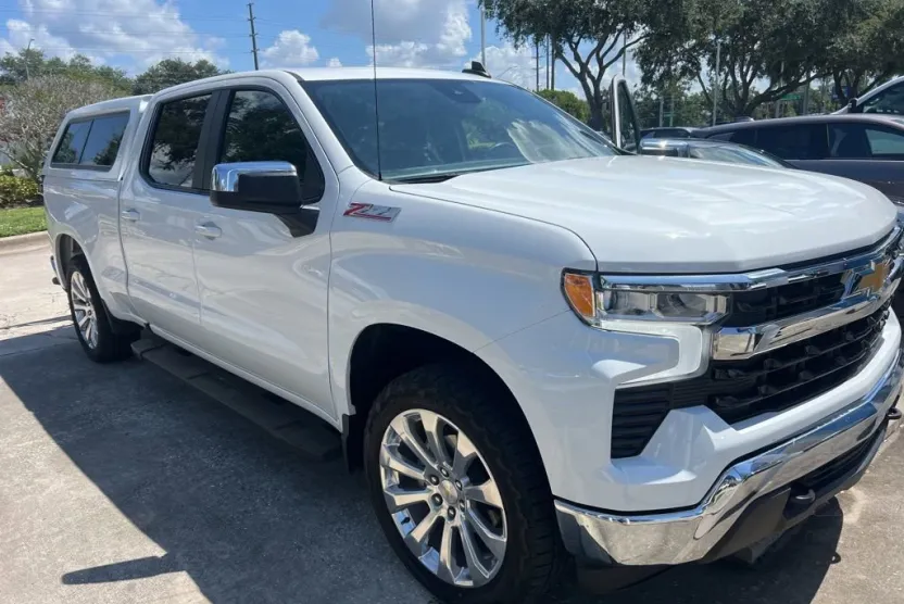 2024 Chevrolet Silverado 1500 LT Z71 photo 1