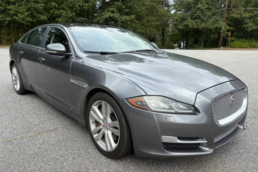 2016 Jaguar XJ XJL Portfolio photo 1