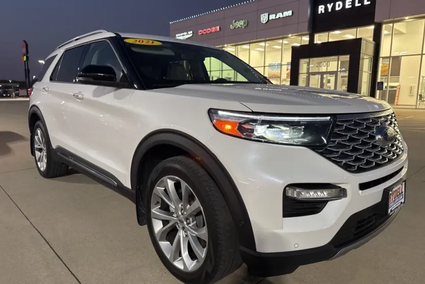 2021 Ford Explorer Platinum photo 1