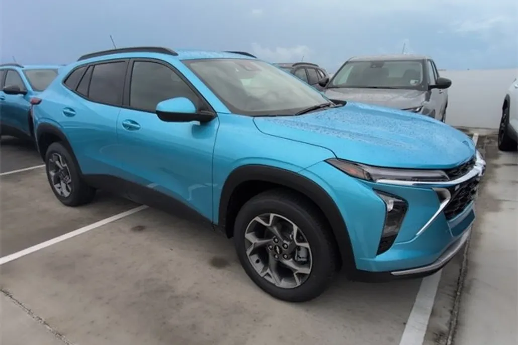 2026 Chevrolet Trax LT photo 1