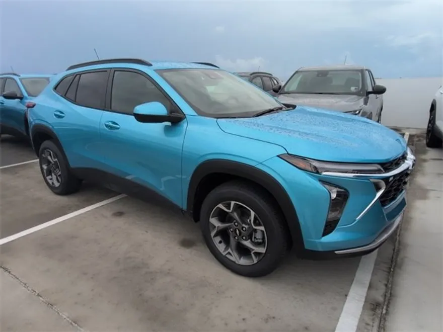 2026 Chevrolet Trax LT photo 1