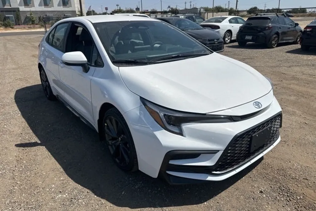2025 Toyota Corolla SE photo 1