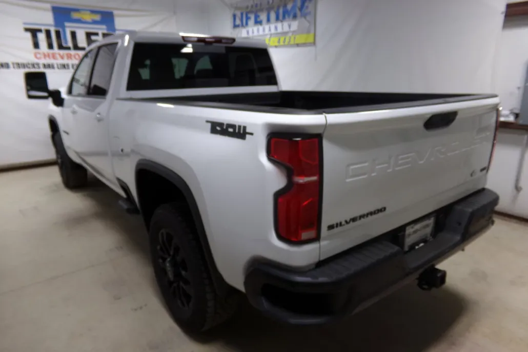 2025 Chevrolet Silverado 2500HD LTZ photo 1