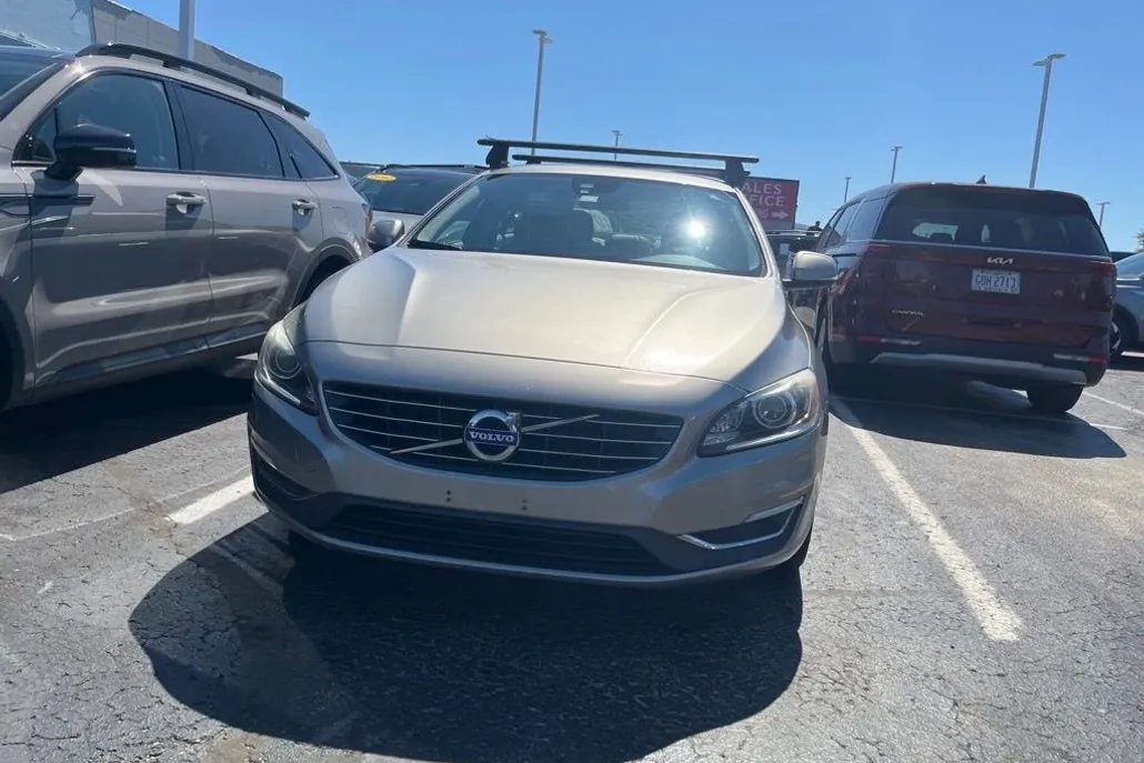 2014 Volvo S60 T5 photo 1